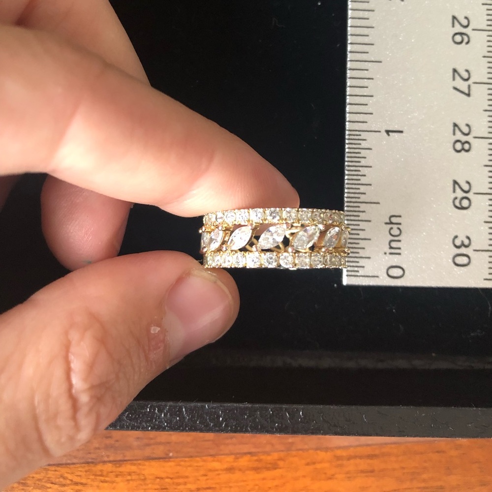 Costume diamond ring band